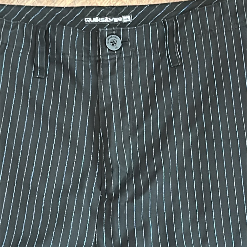 Quiksilver Shorts Mens Size 36 Pockets‎ Black Pinstripe Back Details Embroidered - Picture 3 of 7